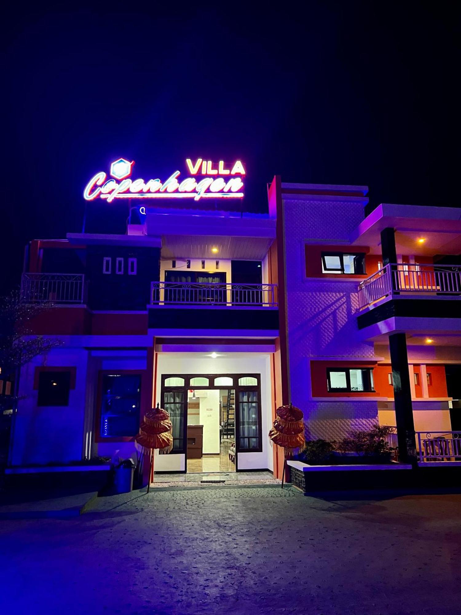 Villa Copenhagen Bukittinggi Εξωτερικό φωτογραφία